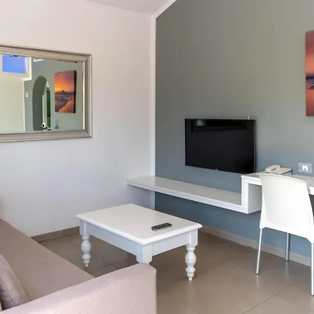 Hyde Park Lane Aparthotel 3*
