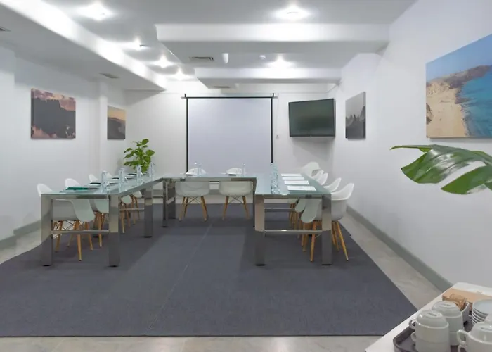 Hyde Park Lane Aparthotel