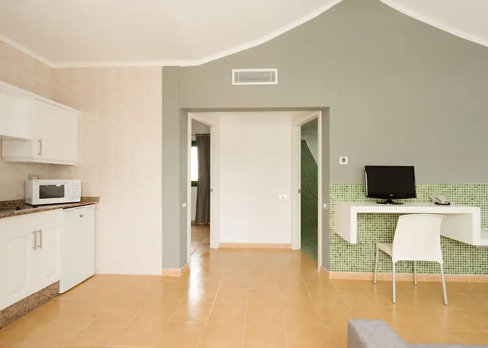 Hyde Park Lane Aparthotel