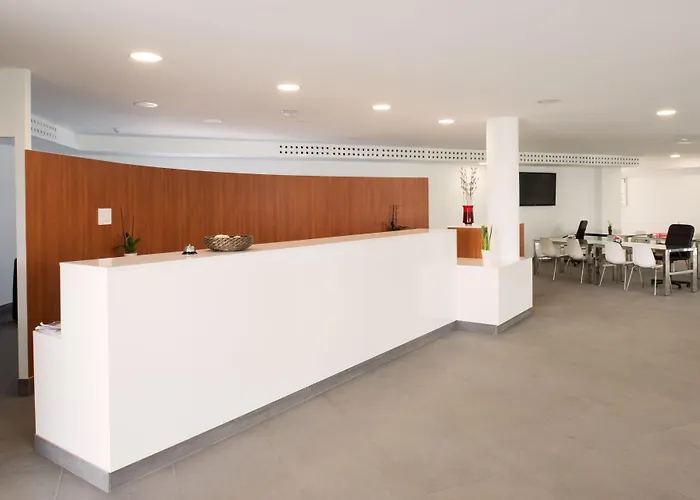 מלון דירות Hyde Park Lane 4*