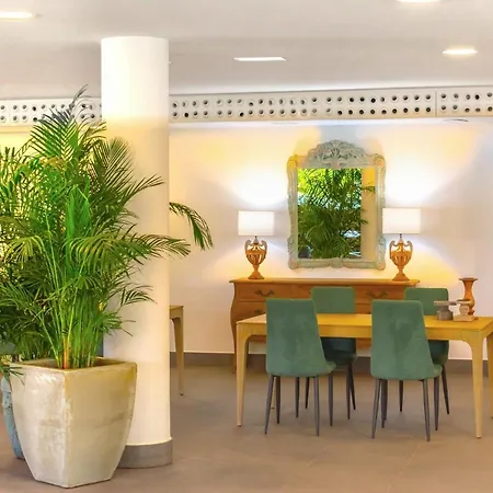 Hyde Park Lane 4*
