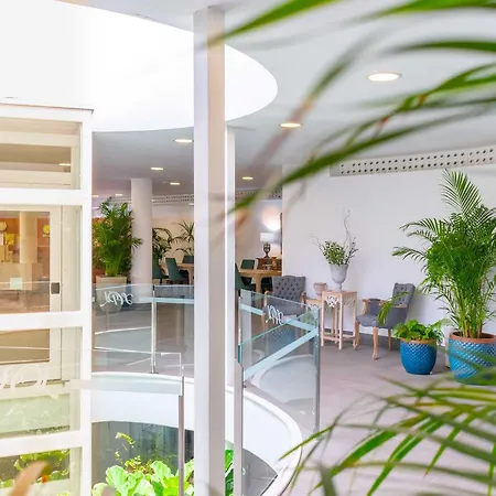 Hyde Park Lane Apartahotel 4*