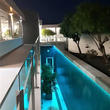 Hyde Park Lane Aparthotel